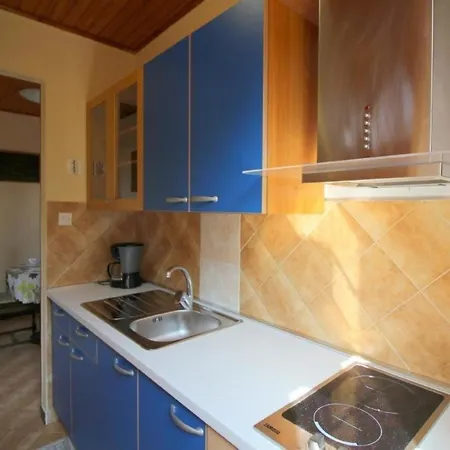 Ferienwohnung Franjo In Altstadnaehe, Parkplatz Privat, Klimatisiert, Ruhige Lage Apartment