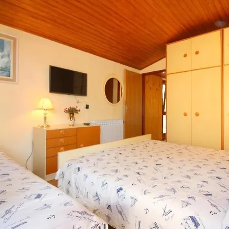 Apartment Ferienwohnung Franjo In Altstadnaehe, Parkplatz Privat, Klimatisiert, Ruhige Lage *
