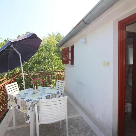 Ferienwohnung Franjo In Altstadnaehe, Parkplatz Privat, Klimatisiert, Ruhige Lage Porec